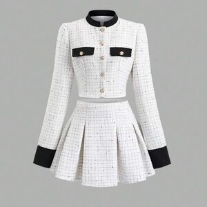 She’s Clueless Tweed skirt Set 🖤🤍